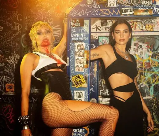 Do dinmico: Miley Cyrus y Dua Lipa protagonizan el descarado video de Prisoner.
